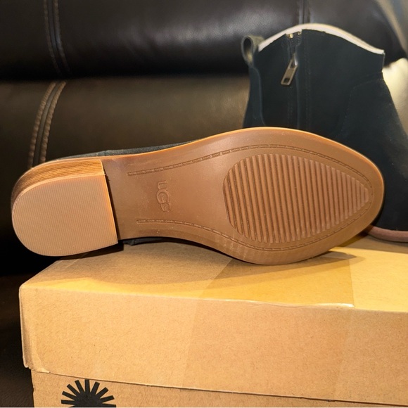 UGG Womens Kingsburg Bootie Black Size 6 New In The Box - Picture 5 of 7